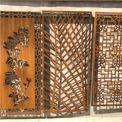 Dekoratiivne metallist privaatsuspaneel