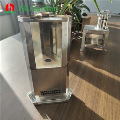 Metallist puuküttega pliit