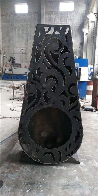 Väljas Corten Steel skulpturaalne Chiminea