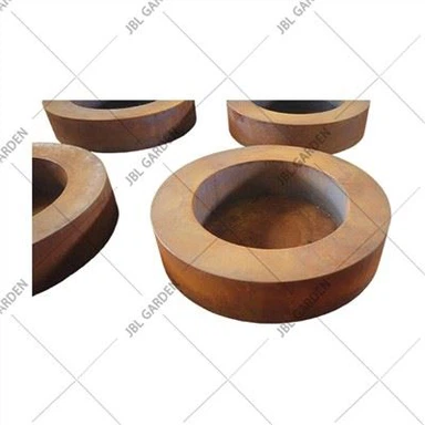 Roostevabast terasest ümmargune tulekaevu kate