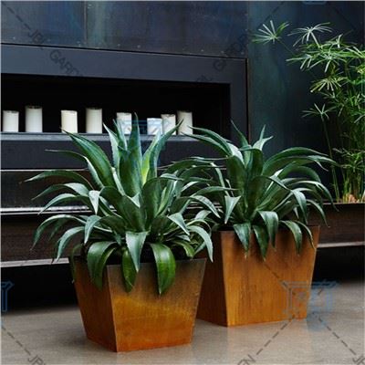 Veradek Metallic seeria Corteni terasest spaniga istutusmasin