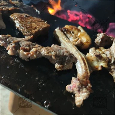 Puuküttega tulega lauagrill