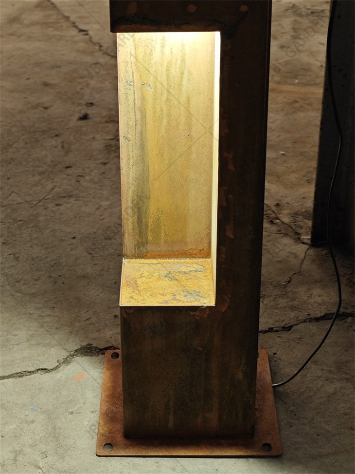 STYLE OUTDOOR FLOOR LAMP