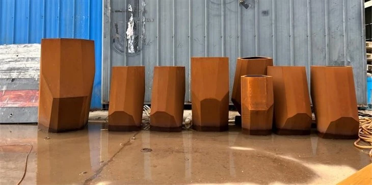 Heavy-duty Corten Steel Tall Planter Boxes high quality