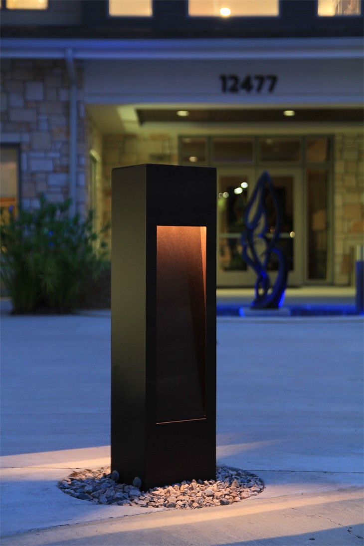LED Light Bollard Steel Material Super-bright Illumination Sturdy And Durable factory