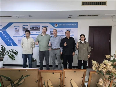 Poola klient külastab meie ettevõtet ja tehast