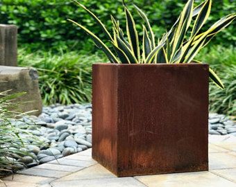 JBL Garden tutvustab kohandatud Corteni terasest istutusmasinaid kaasaegseks ...