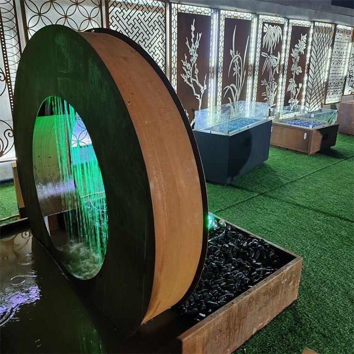 Rust-Finish Corten Moon Water Feature Durable Landscape Ornament high quality